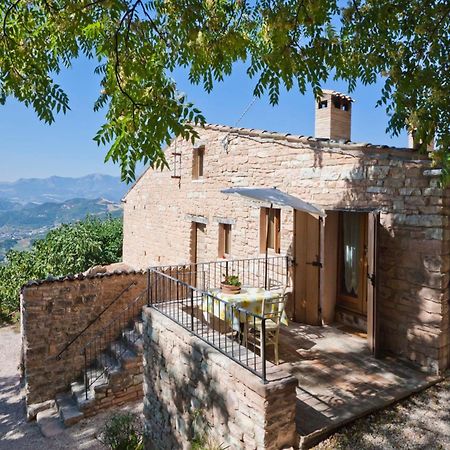 Graceful Holiday Home In Acqualagna With Swimming Pool Buitenkant foto