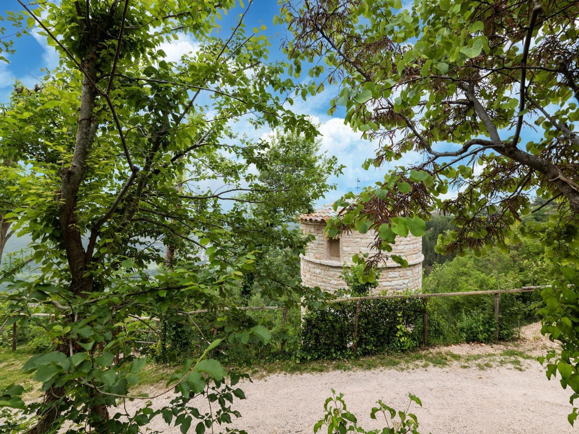 Graceful Holiday Home In Acqualagna With Swimming Pool Buitenkant foto